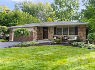 5S373 Stewart Dr, Naperville, IL 60563