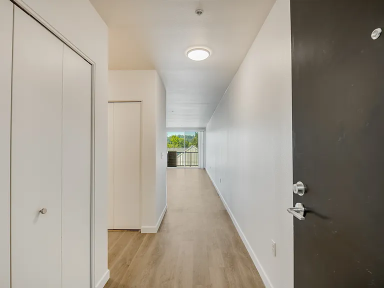 Madison at Sellwood — Photo 17