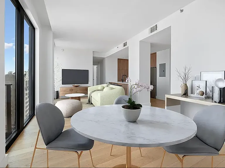 224 W 124th St #1500 — Photo 4