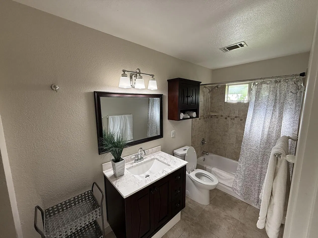 2 bed, 1100 sqft, $2,595 — Photo 4