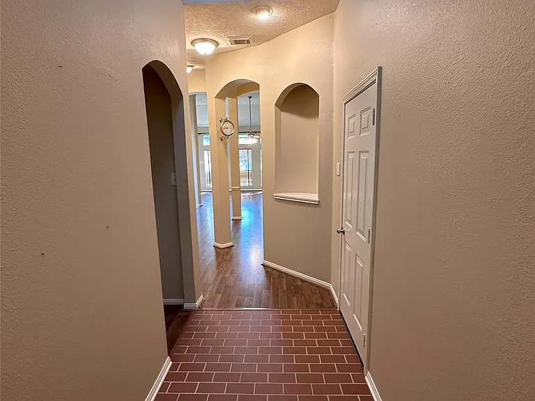 3734 Paigewood Dr — Photo 4