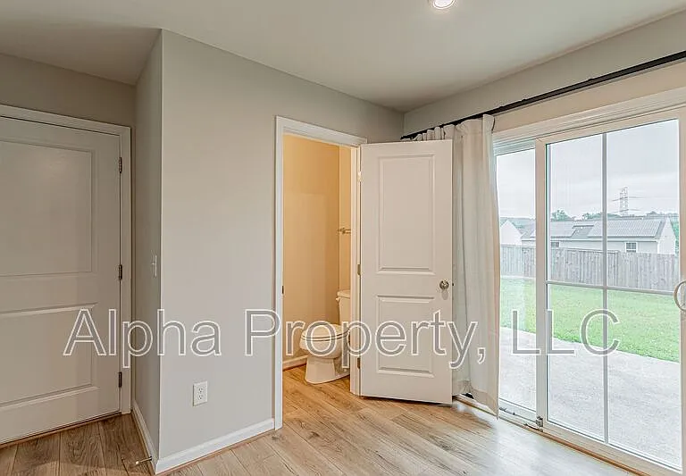 10 Torrington Dr — Photo 7