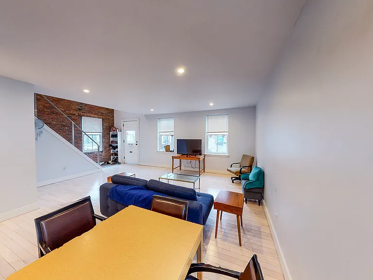 855 State St #TOWNHOUSE — Photo 19