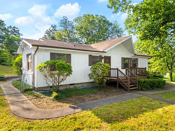 3rd image of 3638 Morton Dr