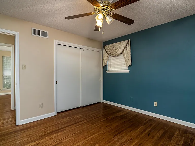 9601 Temple Dr — Photo 19