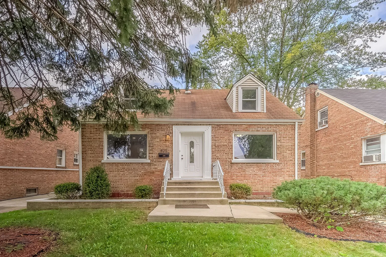 432 Morris Ave photo 1