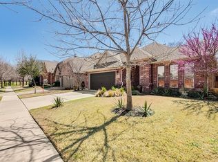 9913 Rolling Hills Dr, Benbrook, TX 76126