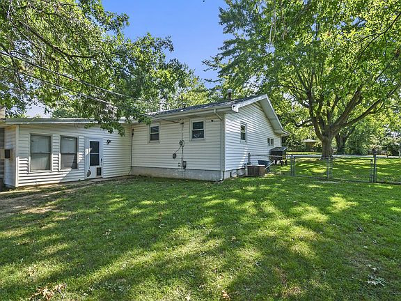 5th image of 1709 S 11th Avenue