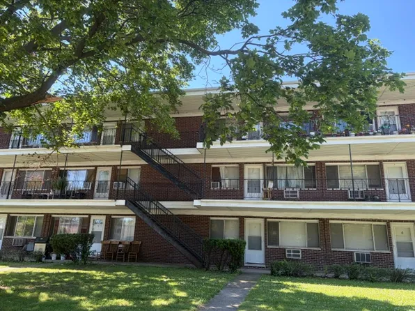 1635 Sunset Ave, Waukegan, IL