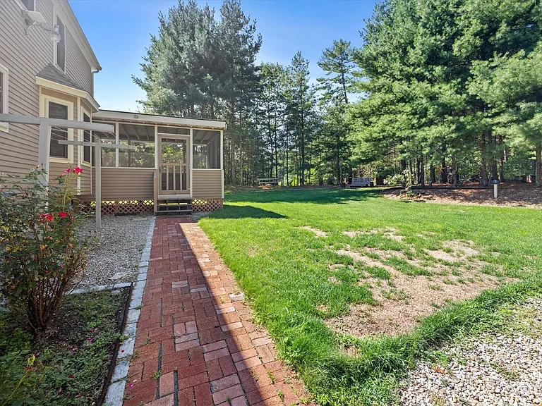 57 Harvest Wood Dr — Photo 24