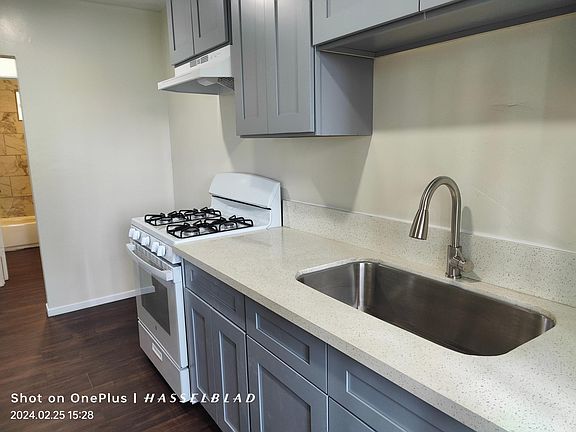 3rd image of 2520 Malabar St APT 3