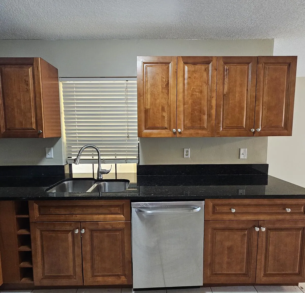 2600 — Photo 4