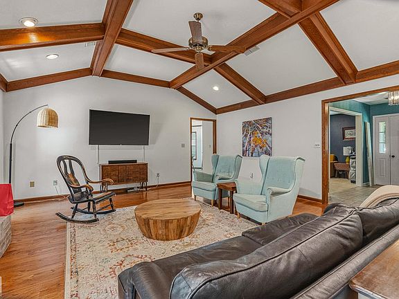 5th image of 505 Old Canyon Rd