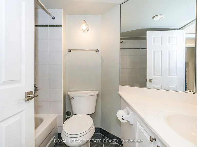 109 Front St E #515 — Photo 34