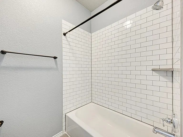 136 Finley St — Photo 28