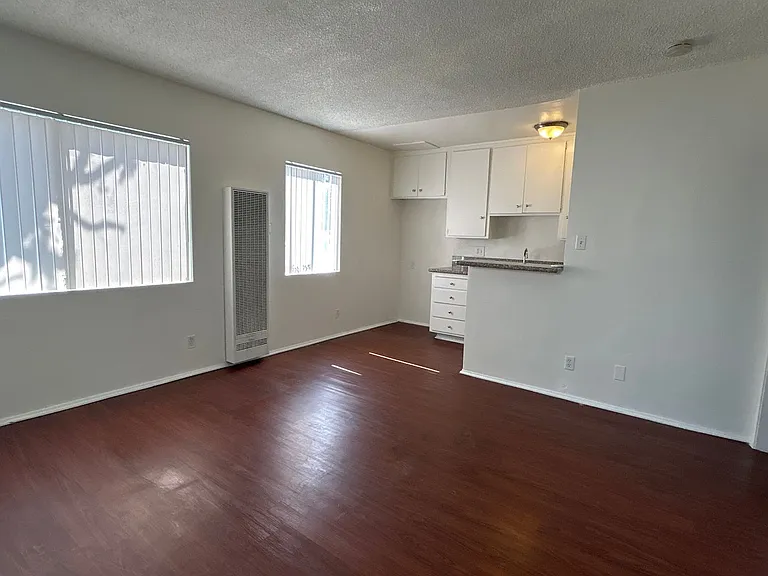 7723 Milton Ave — Photo 9