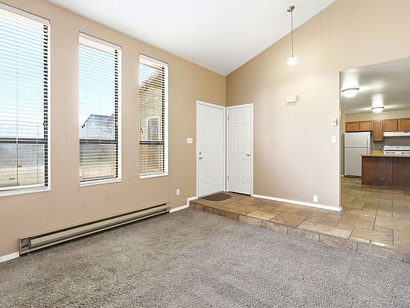 3rd image of 32 Park Cir