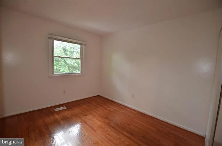 8426 Towne Crest Ct — Photo 9