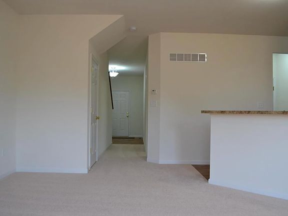 4th image of 2410 Kilare Ln N