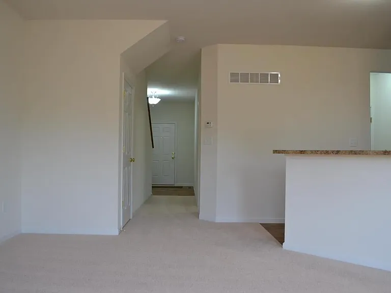 2410 Kilare Ln N — Photo 4