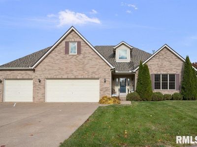 850 W Price St, Eldridge, IA, 52748