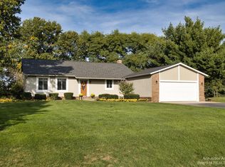 3085 Old Carriage Trl, Brighton, MI 48116