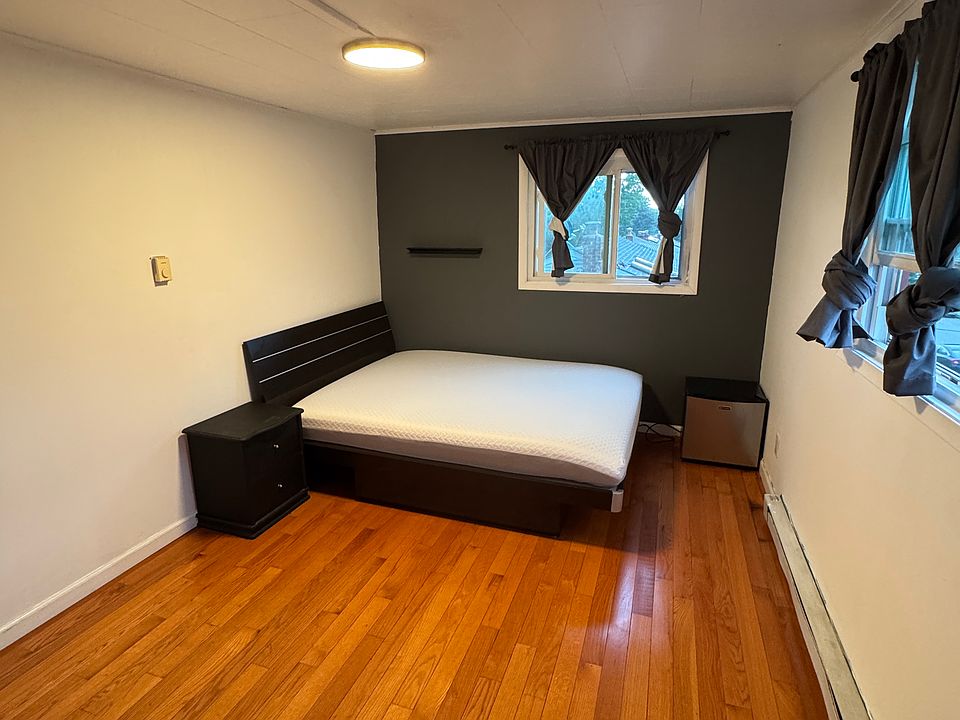 1st image of 7 Holly Rd