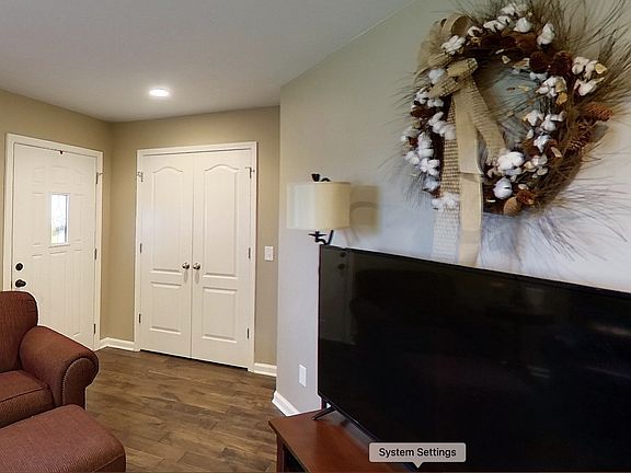 3rd image of 635 Lehman St