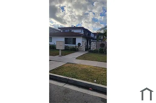 9572 Maureen Dr #1 Photo 1