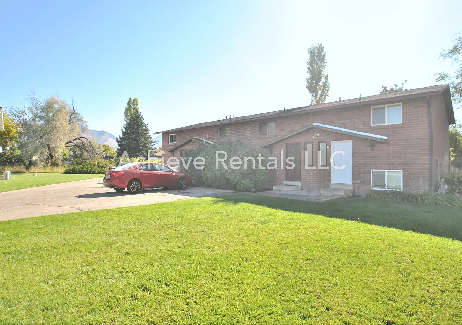 Cozy 2 Bedroom Townhome at 277 Bridger Dr. Logan, Ut — Photo 1
