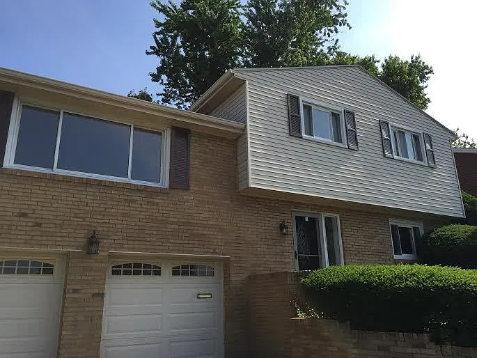 Gorgeous Scott Township 3-Bed/1.5 Bath Available Now — Photo 3