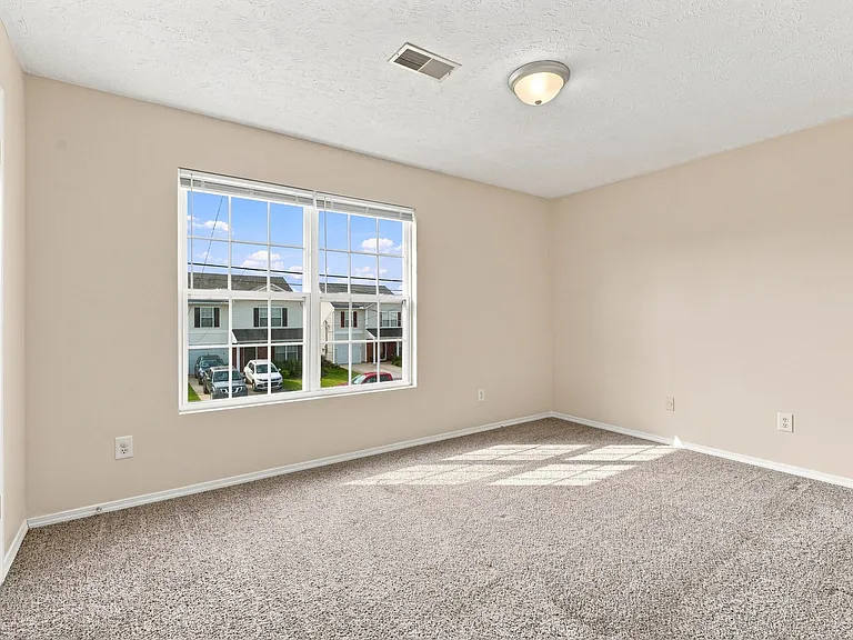 2834 Creekbend Dr — Photo 24