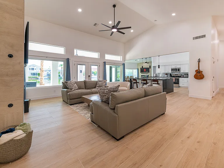 1710 E Queen Palm Dr — Photo 32