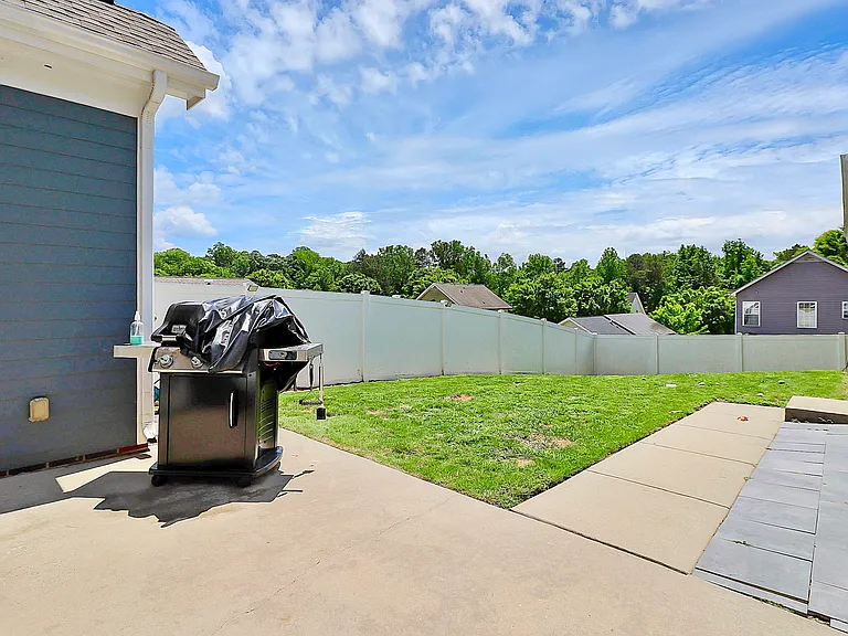2035 Golden Ridge Ln — Photo 15