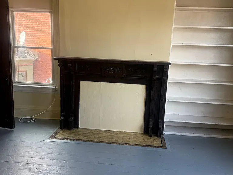 459 Noble Ave — Photo 2