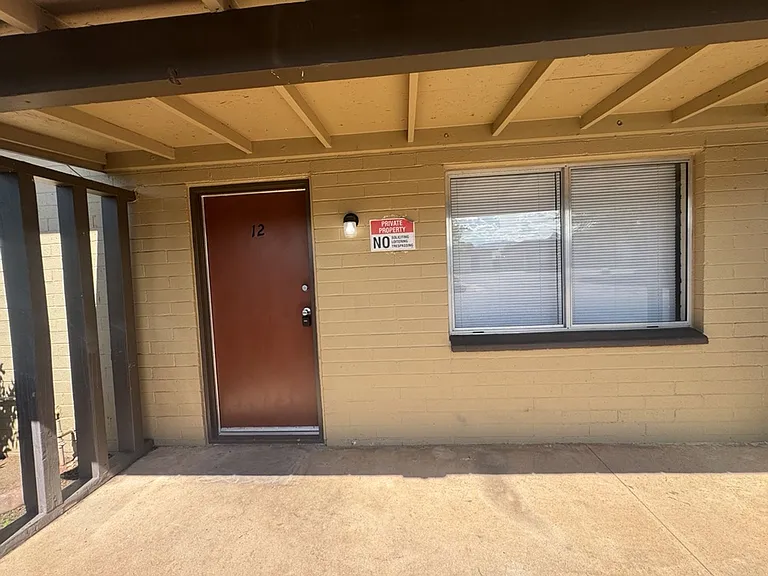 1800 E Fry Blvd #12 — Photo 2