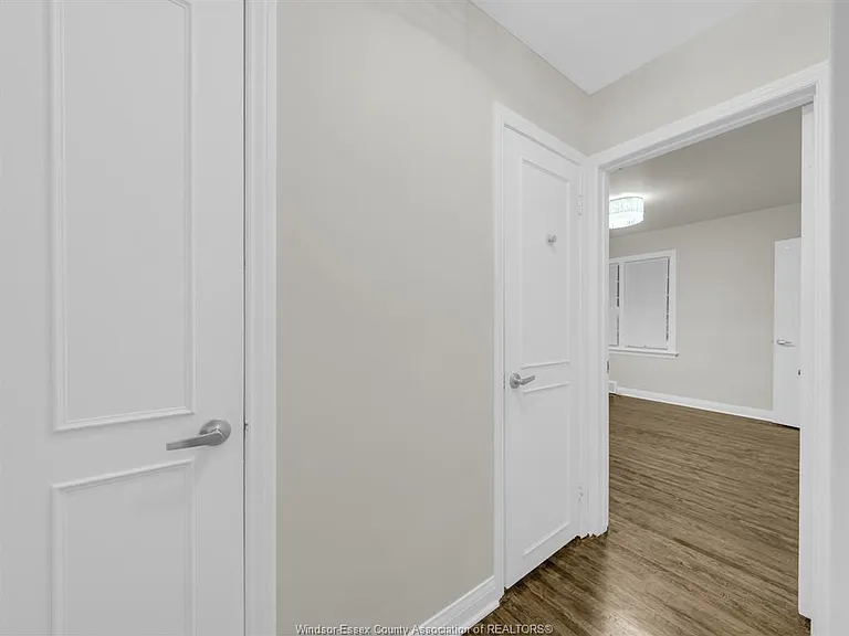 2584 Chilver Rd — Photo 15