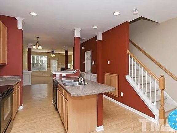4th image of 8821 Camden Park Dr #1