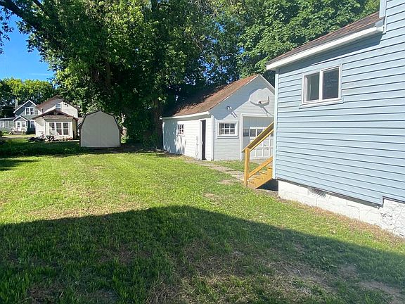 4th image of 324 Hursley St