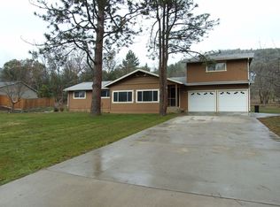 1255 Burbridge Dr, Rogue River, OR 97537