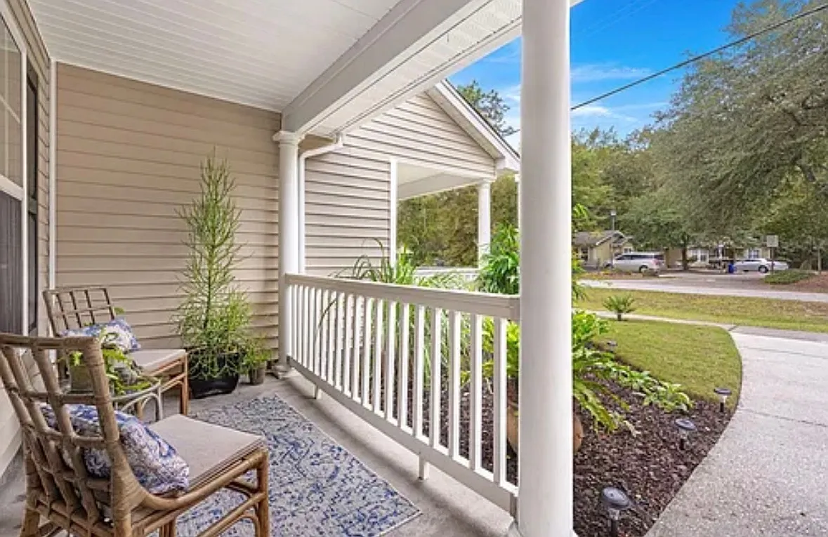 3259 Walter Dr — Photo 2