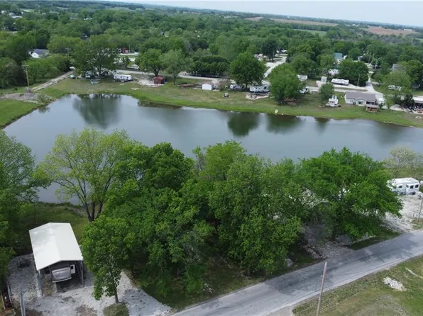 93 N Linn Valley Dr, Linn Valley, KS 66040