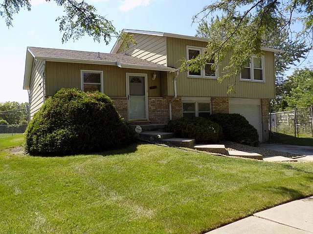 17540 Winston Ct photo 1
