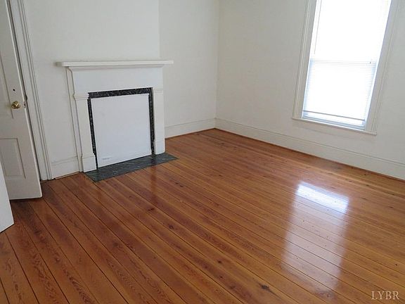 4th image of 101 Music St S