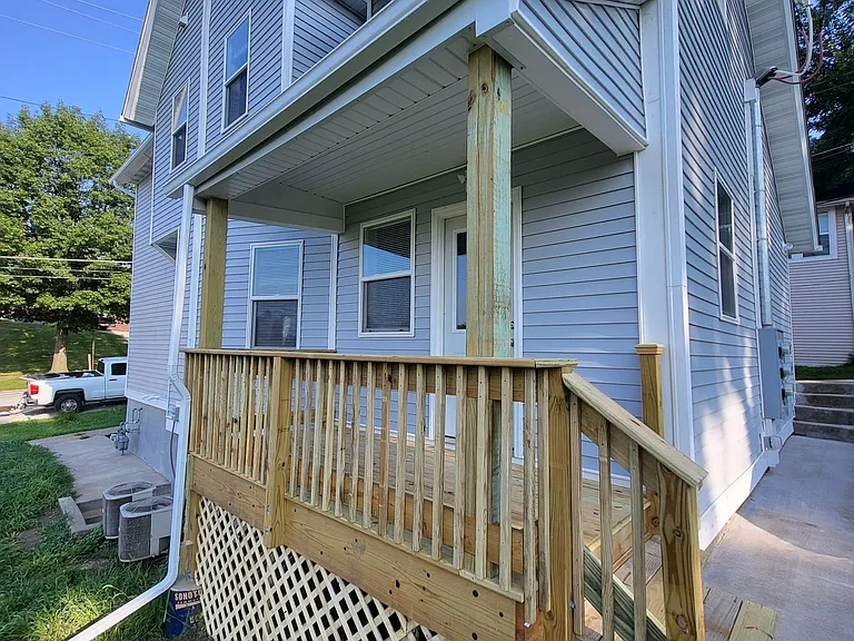 613 Pershing Ave — Photo 7