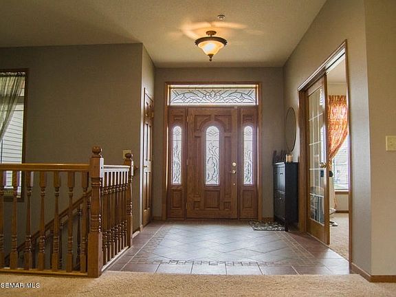 Entry (800x533)