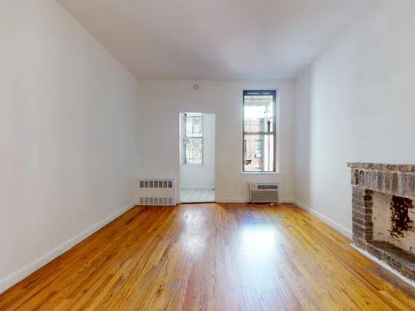 313 East 85th Street image 1 of 5