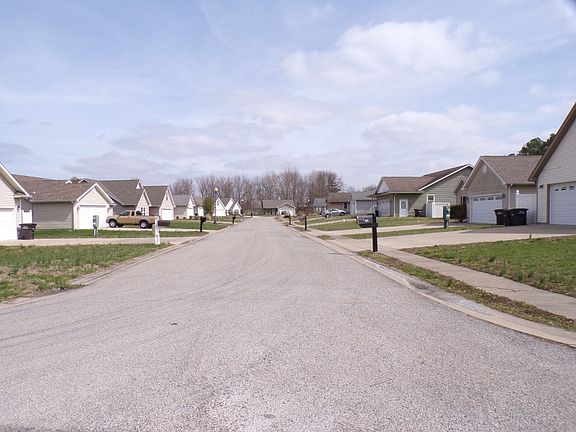 5th image of 2001 E Creekwood Dr