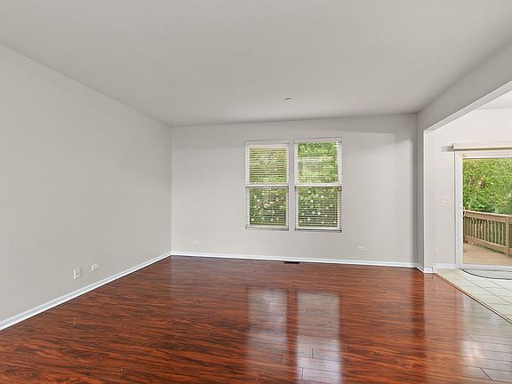 5th image of 1563 Yellowstone Dr