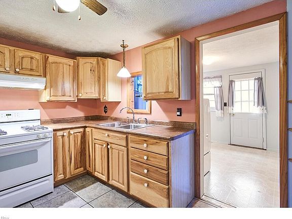4th image of 1496 Easton Ave